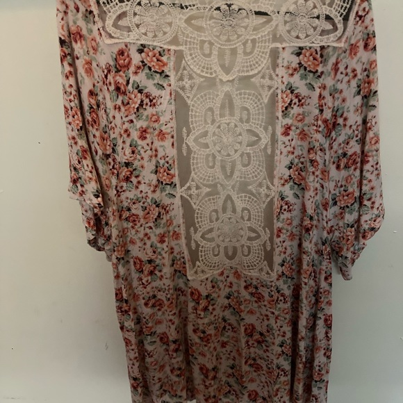 Maurice’s woman’s top - Picture 2 of 5